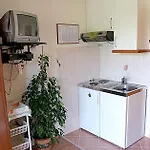 Guest house Belas 3*